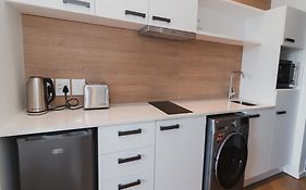 Bridgewater Apartments By Century City Hotels